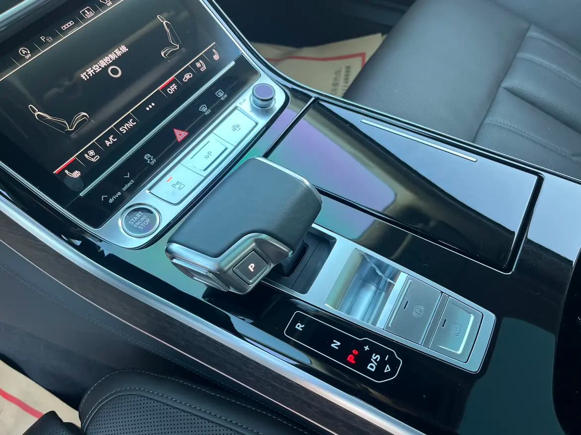 Audi A8 2021 г. 48023 км. — фото 26