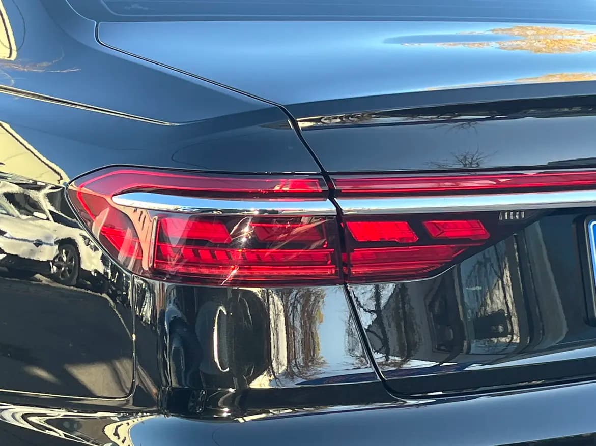 Audi A8 2021 г. 48023 км. — фото 10
