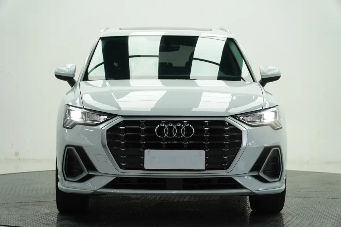 Audi Q3 2021 г. 54007 км. — фото 2