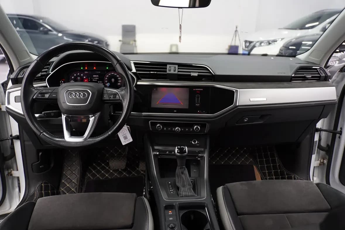 Audi Q3 2021 г. 54007 км. — фото 12