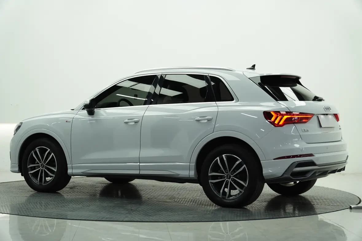 Audi Q3 2021 г. 54007 км. — фото 4