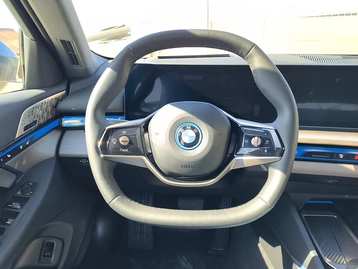 BMW i5 2024 г. 9760 км. — фото 14