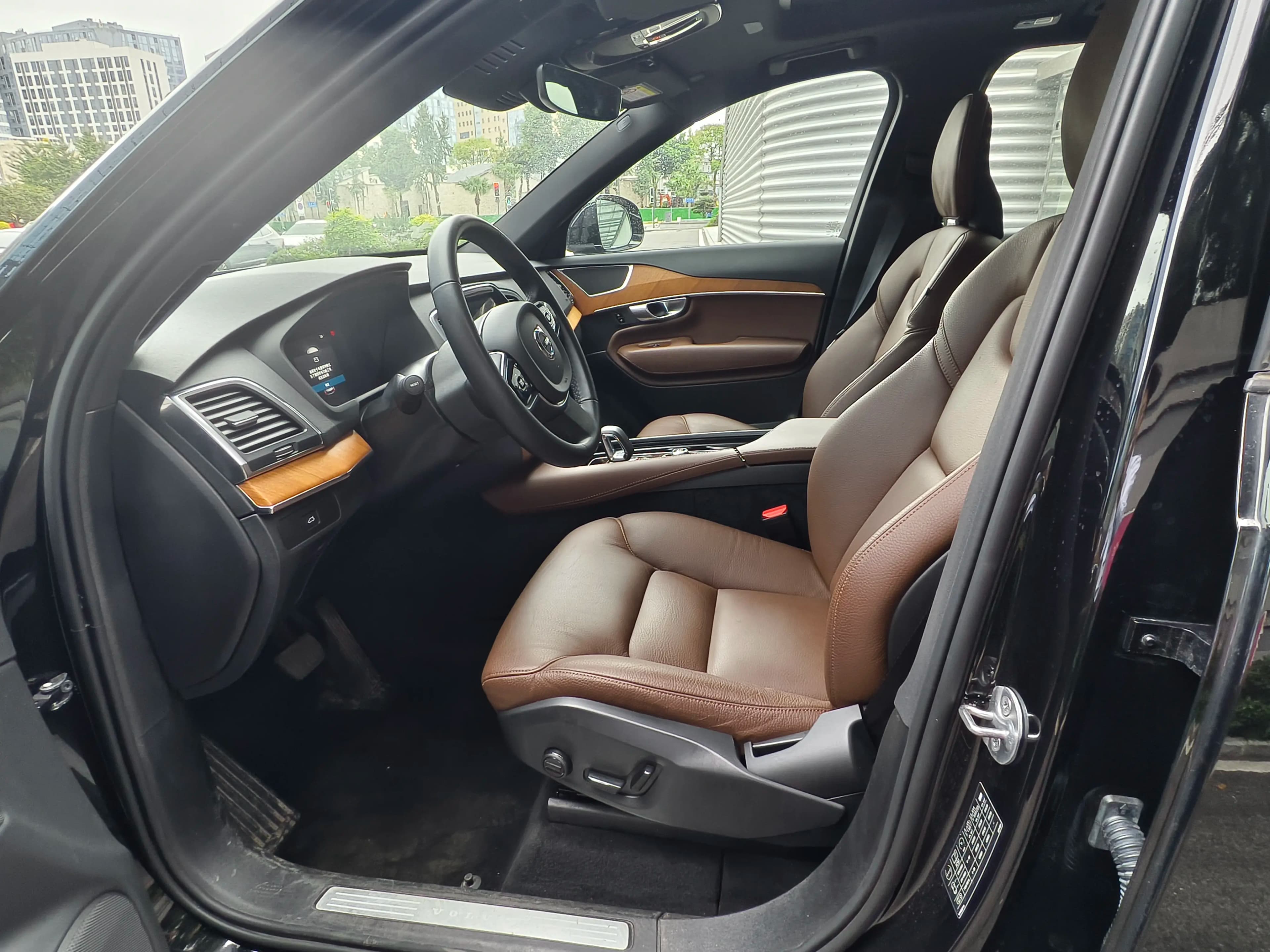 Volvo XC90 2024 г. 35064 км. — фото 12