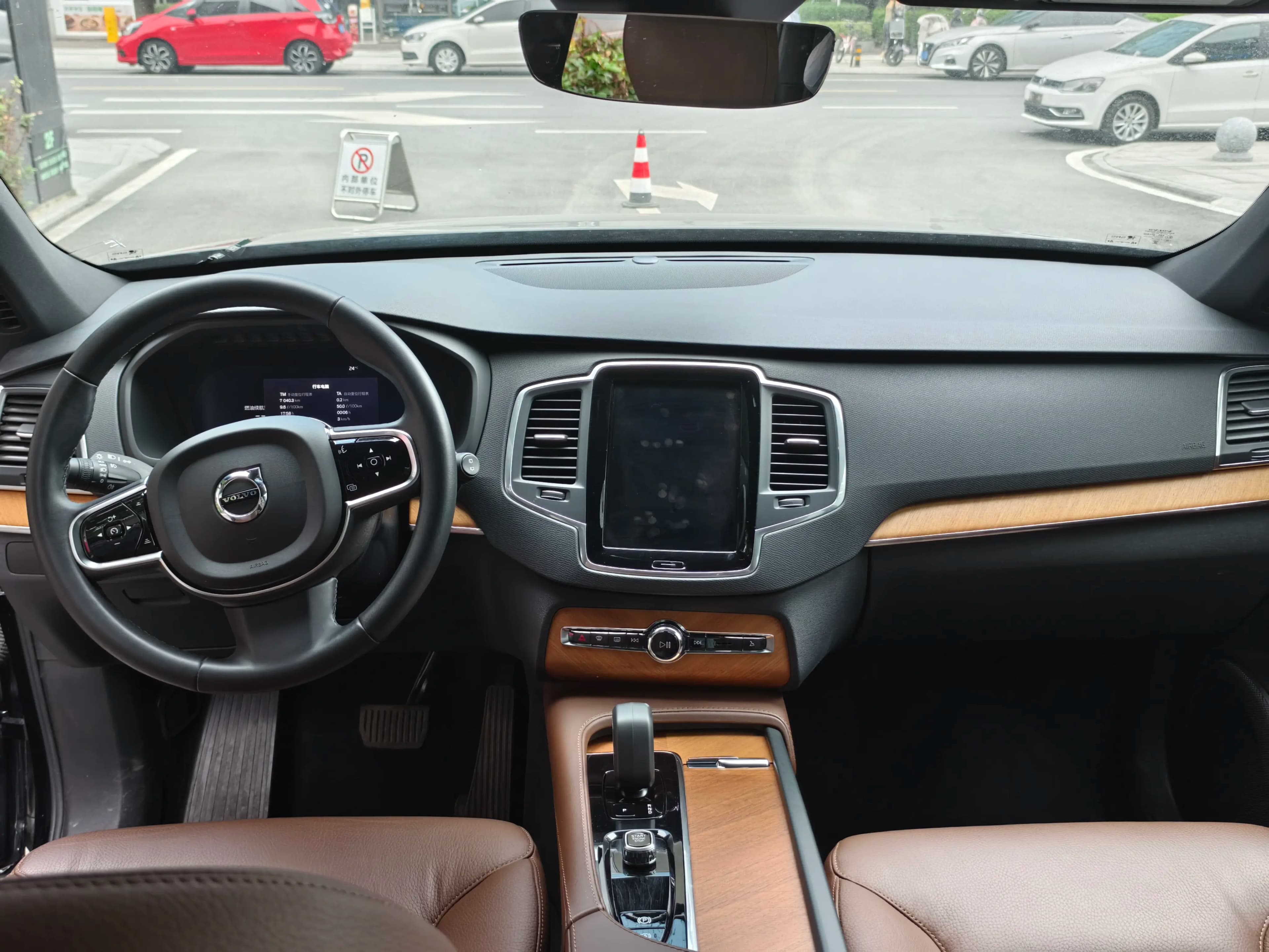 Volvo XC90 2024 г. 35064 км. — фото 10