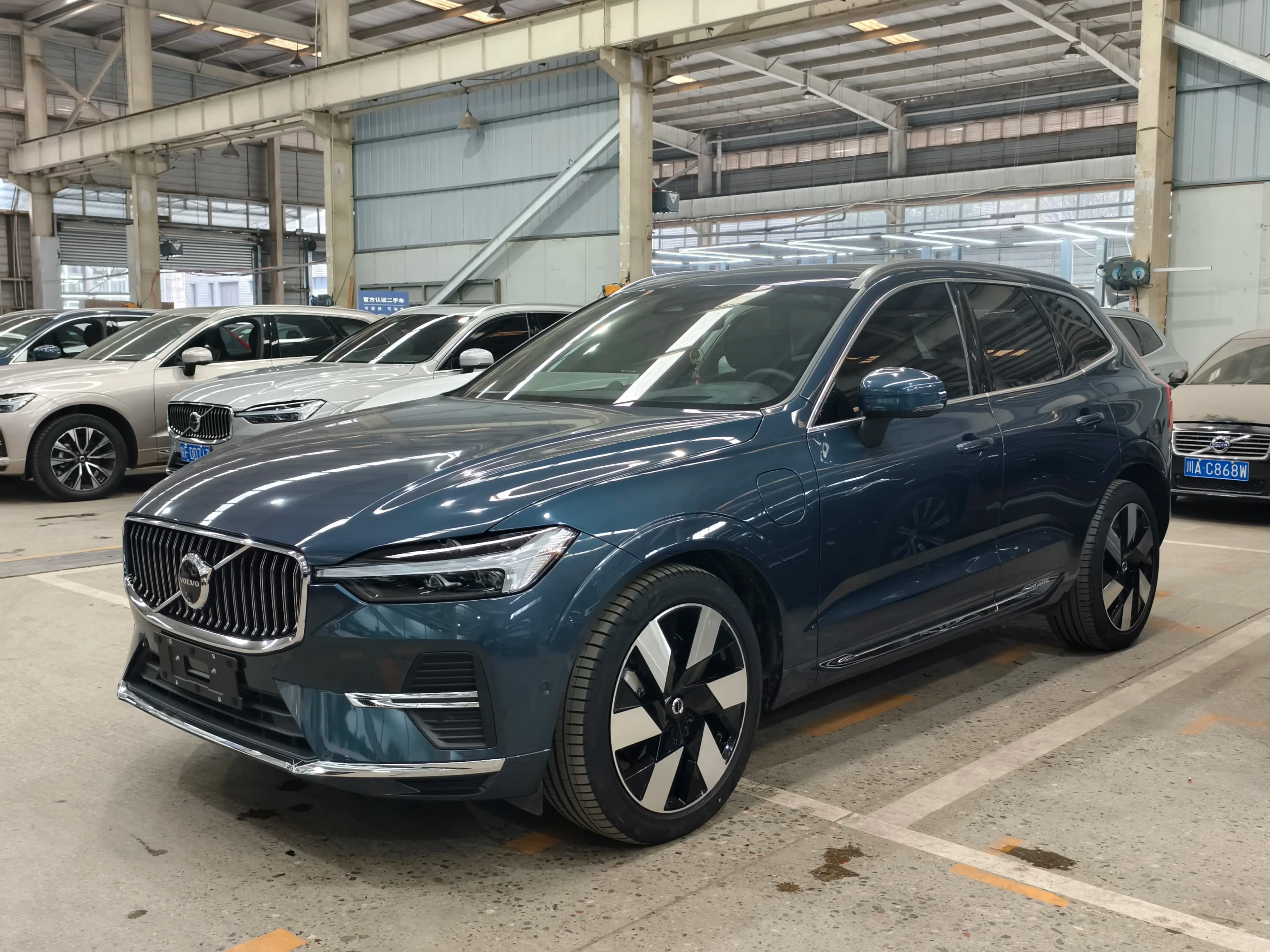 Volvo XC60 PHEV 2023 г. 29112 км.