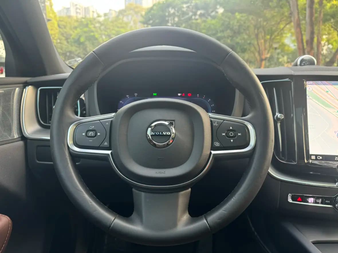 Volvo XC60 2024 г. 50113 км. — фото 11
