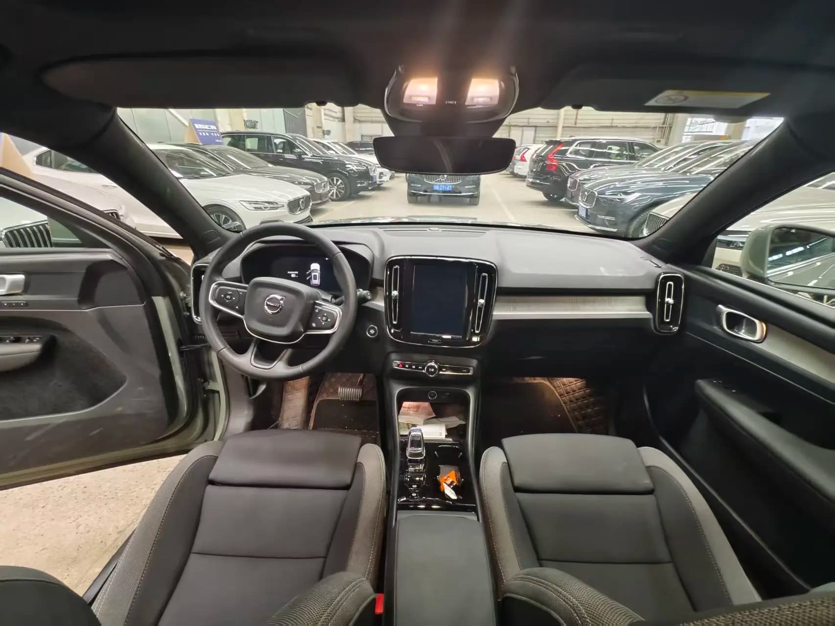 Volvo XC40 2025 г. 4099 км. — фото 9