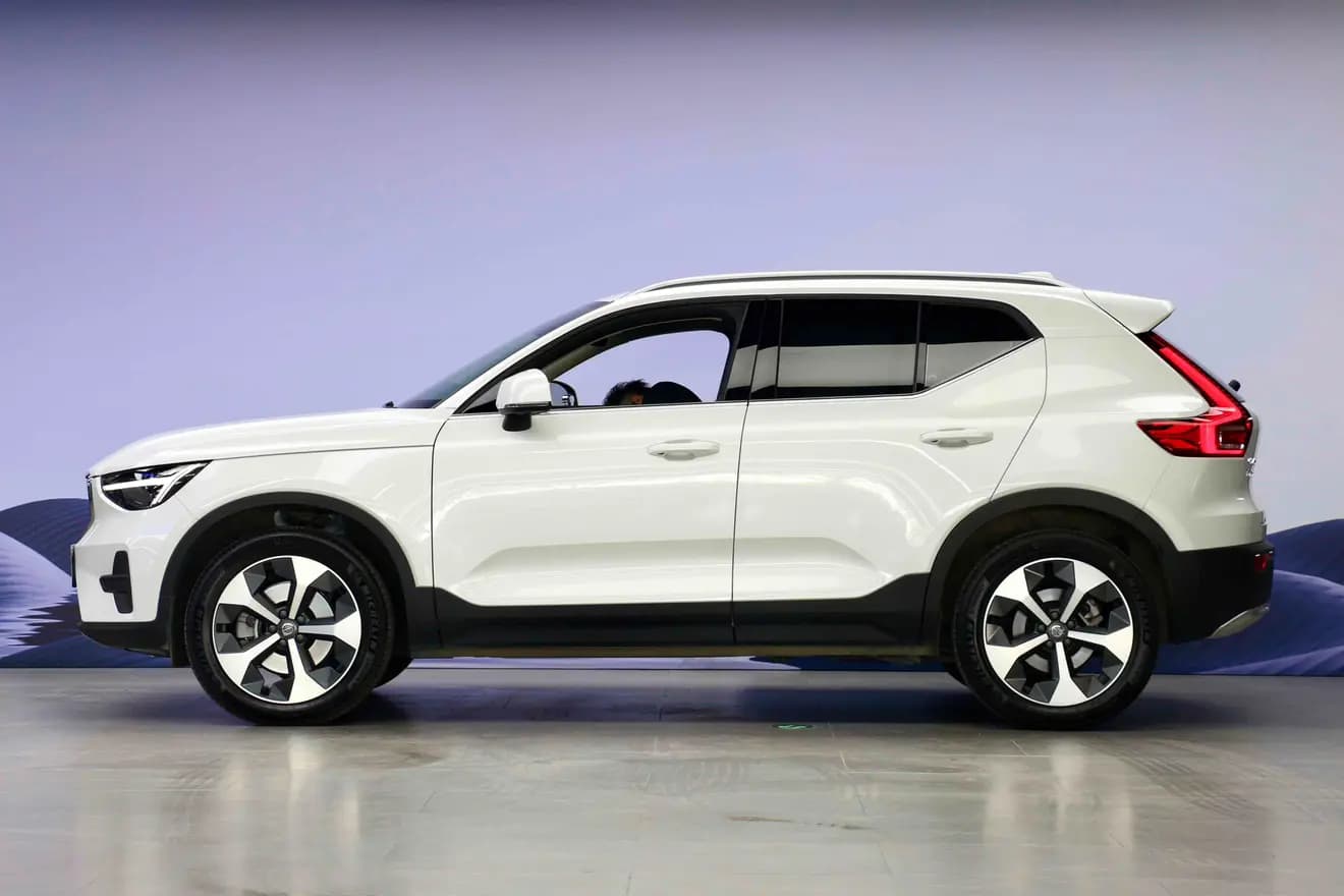 Volvo XC40 2024 г. 16100 км. — фото 4