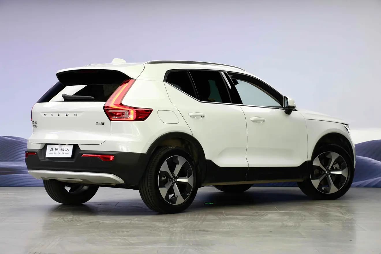 Volvo XC40 2024 г. 16100 км. — фото 7