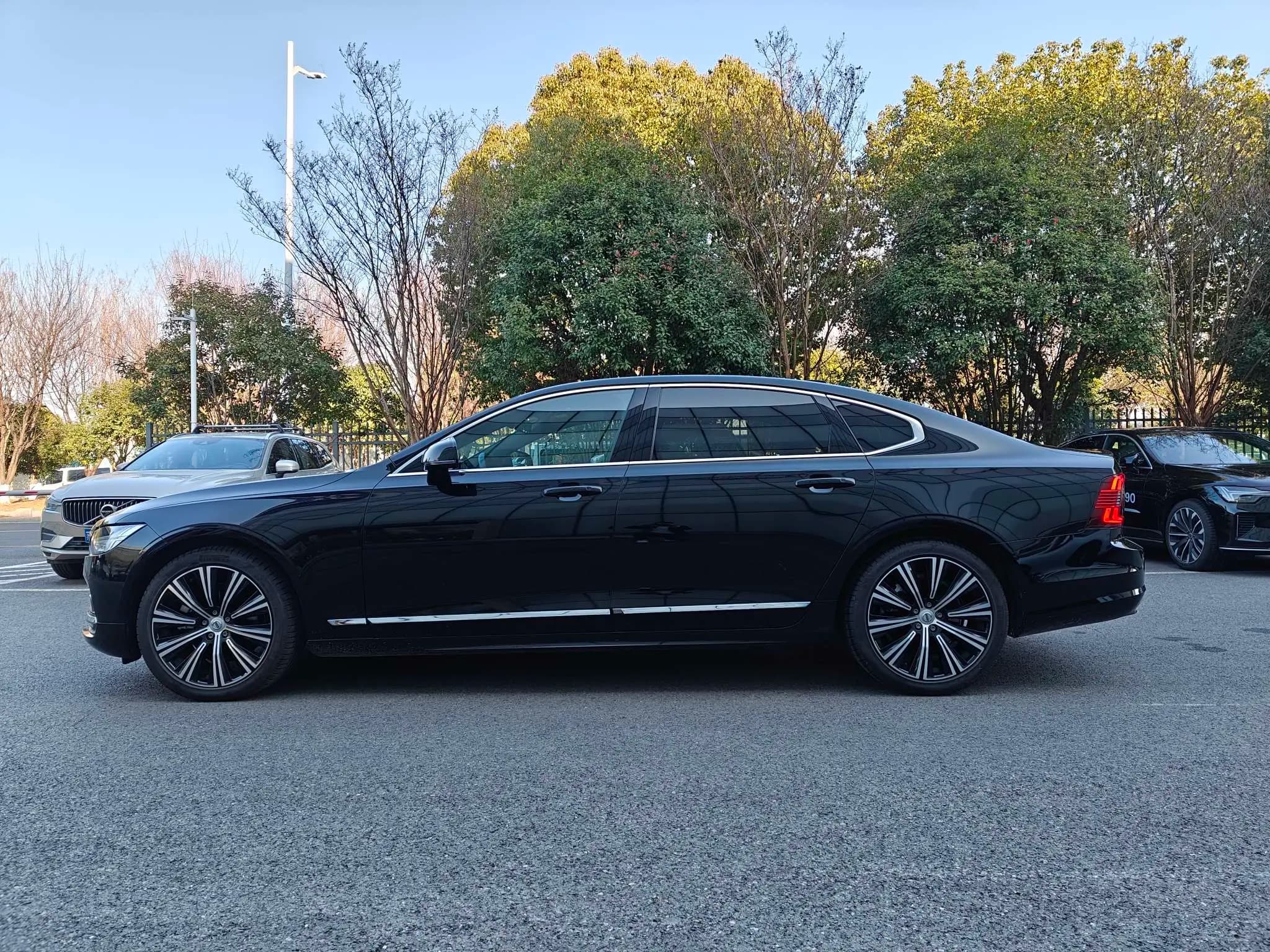 Volvo S90 2025 г. 8434 км. — фото 2