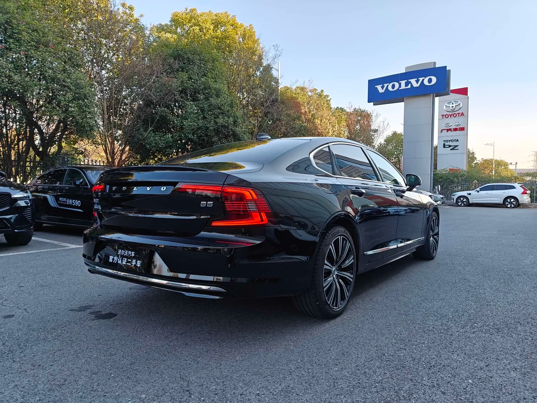 Volvo S90 2025 г. 8434 км. — фото 4