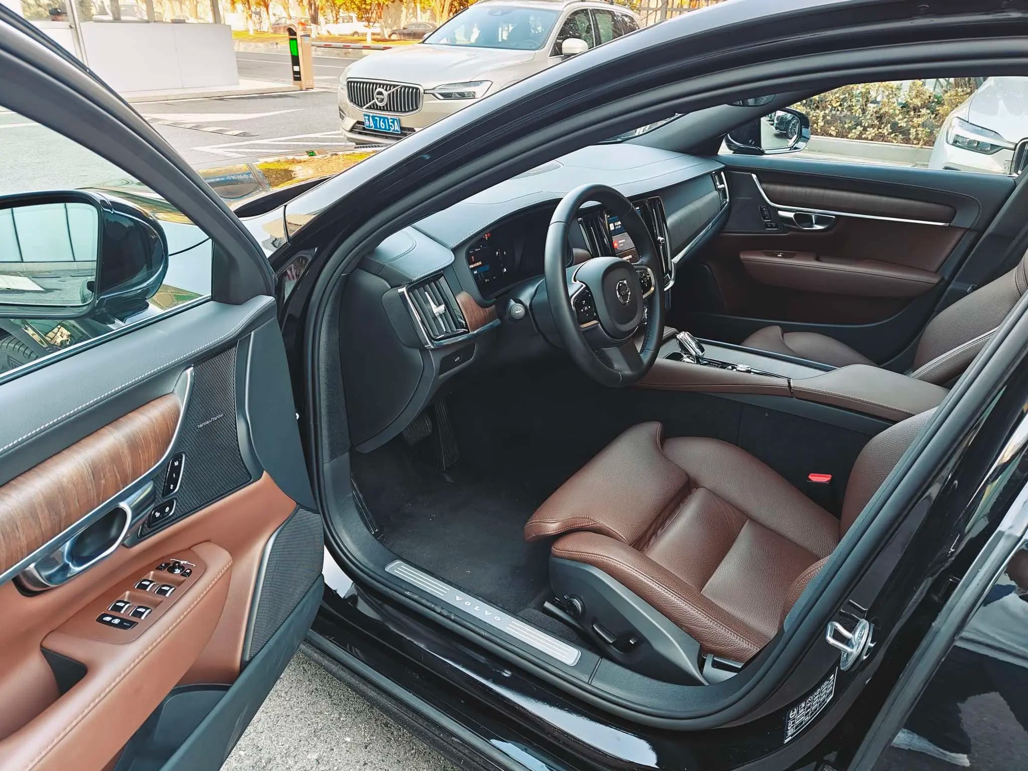 Volvo S90 2025 г. 8434 км. — фото 10