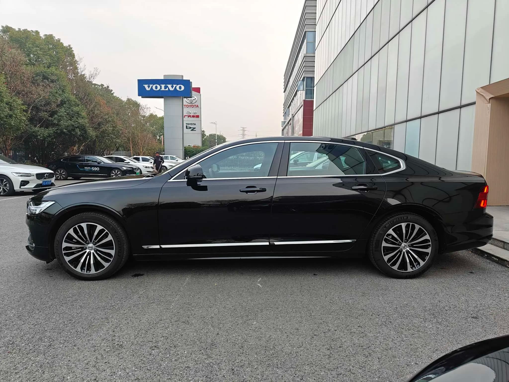 Volvo S90 2025 г. 5536 км. — фото 2