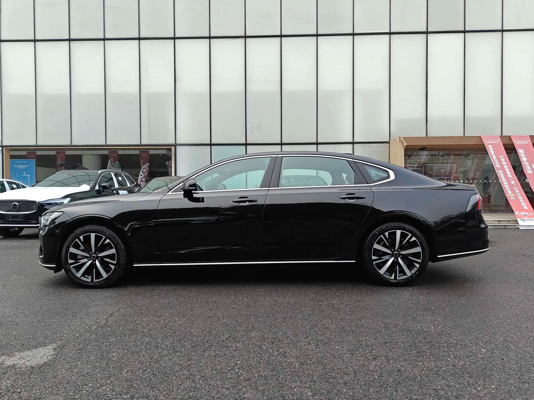 Volvo S90 2025 г. 8237 км. — фото 2