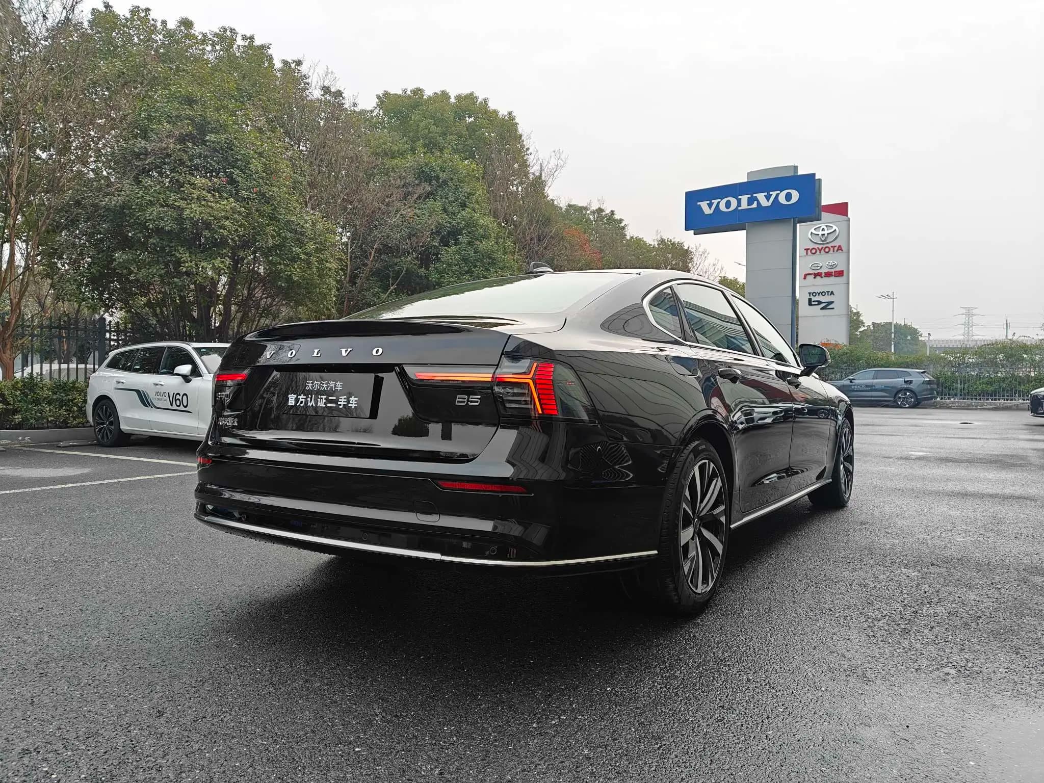 Volvo S90 2025 г. 8237 км. — фото 4
