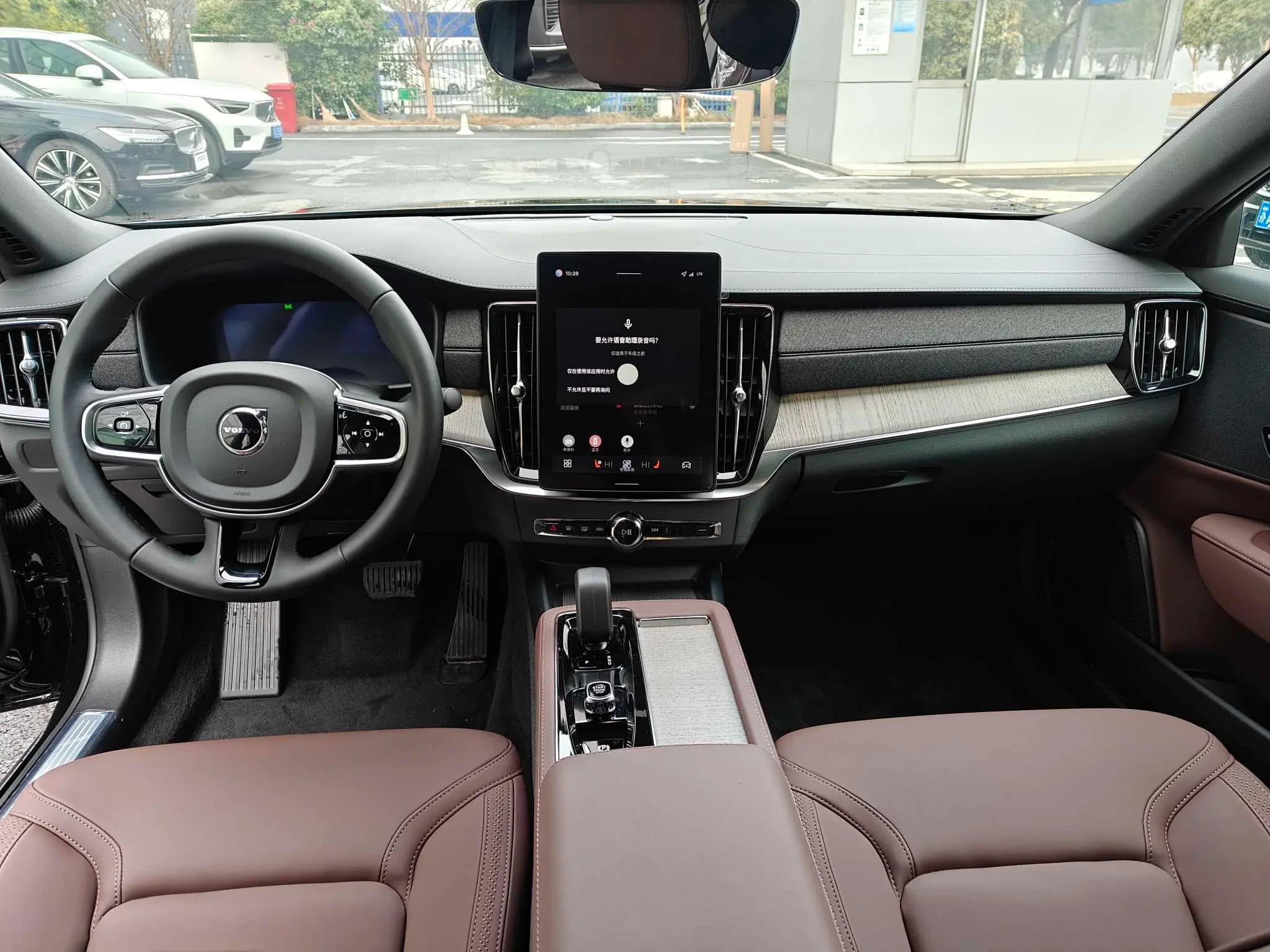Volvo S90 2025 г. 8237 км. — фото 9