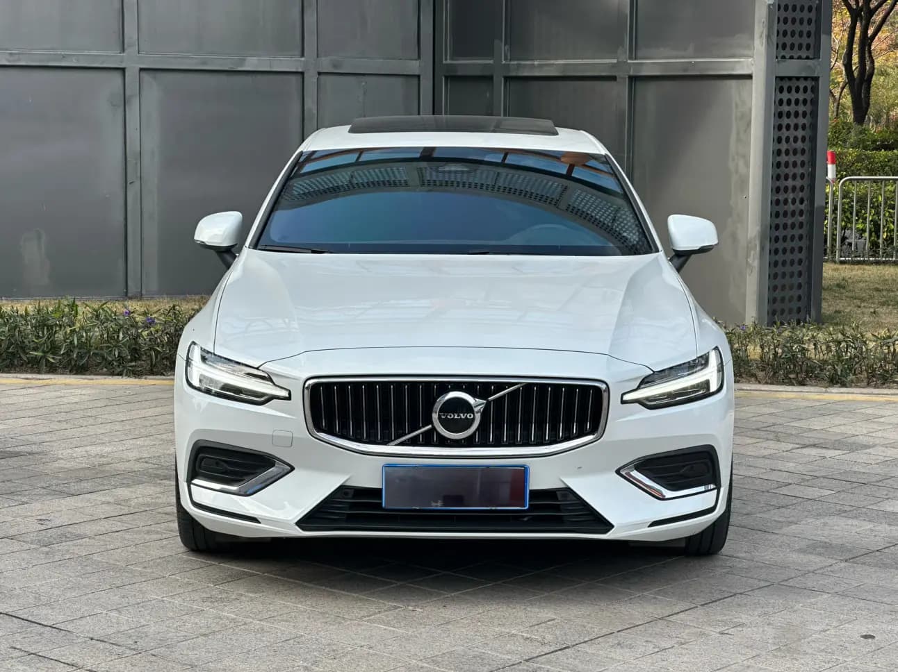 Volvo S60 2023 г. 20005 км. — фото 2