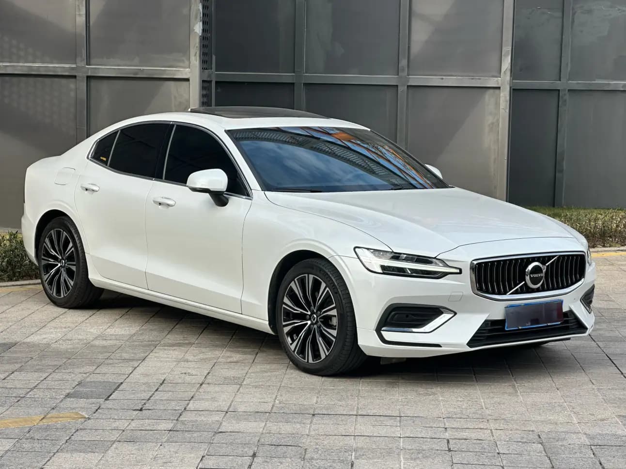 Volvo S60 2023 г. 20005 км. — фото 3