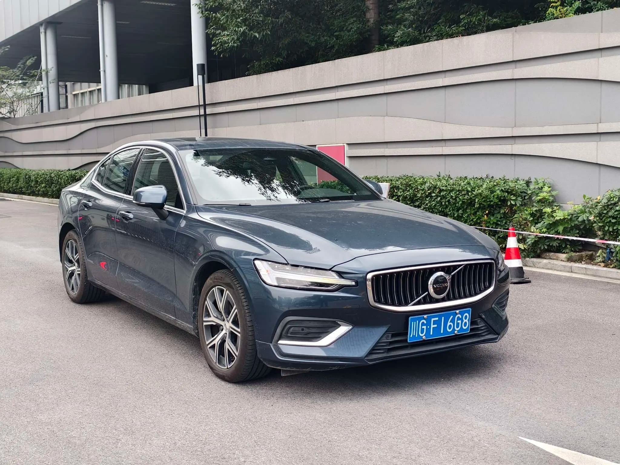Volvo S60 2025 г. 16006 км. — фото 3