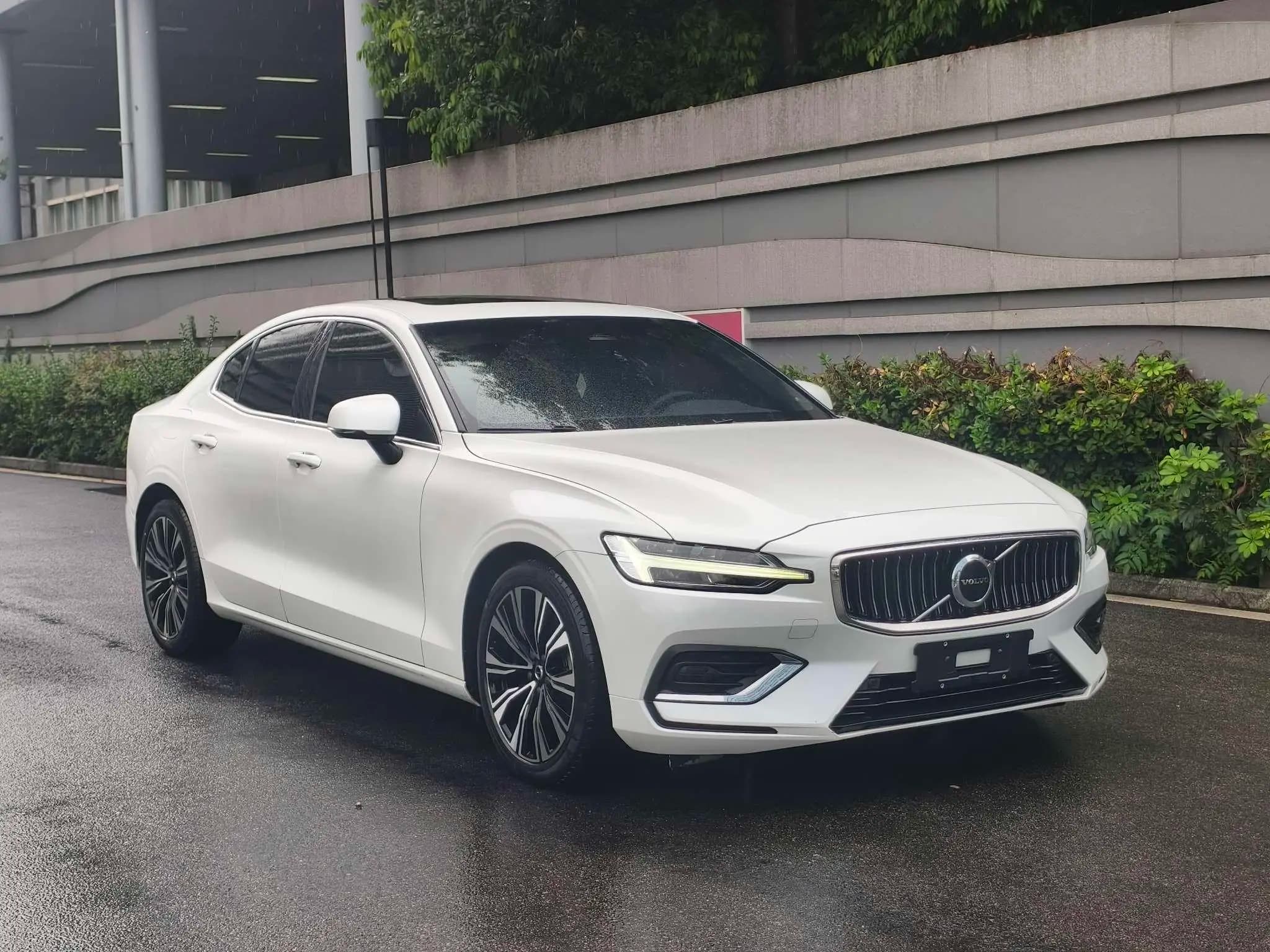 Volvo S60 2024 г. 37138 км. — фото 3