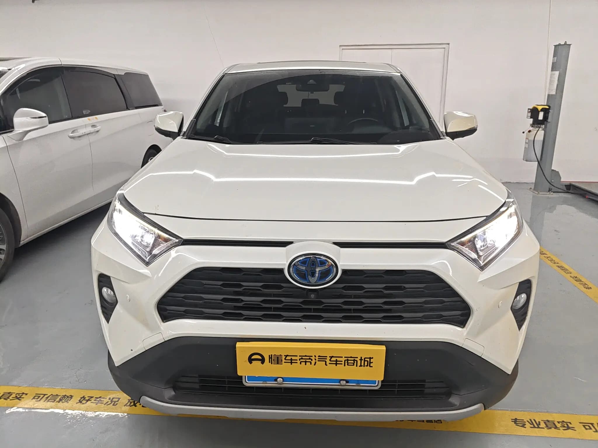 Toyota RAV4 2021 г. 81166 км. — фото 2