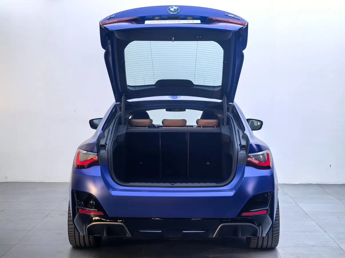 BMW i4 2022 г. 37901 км. — фото 8