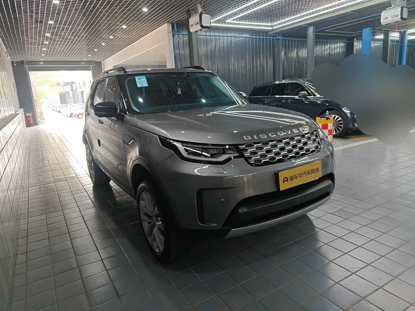 Land Rover Discovery 2025 г. 9817 км. — фото 3
