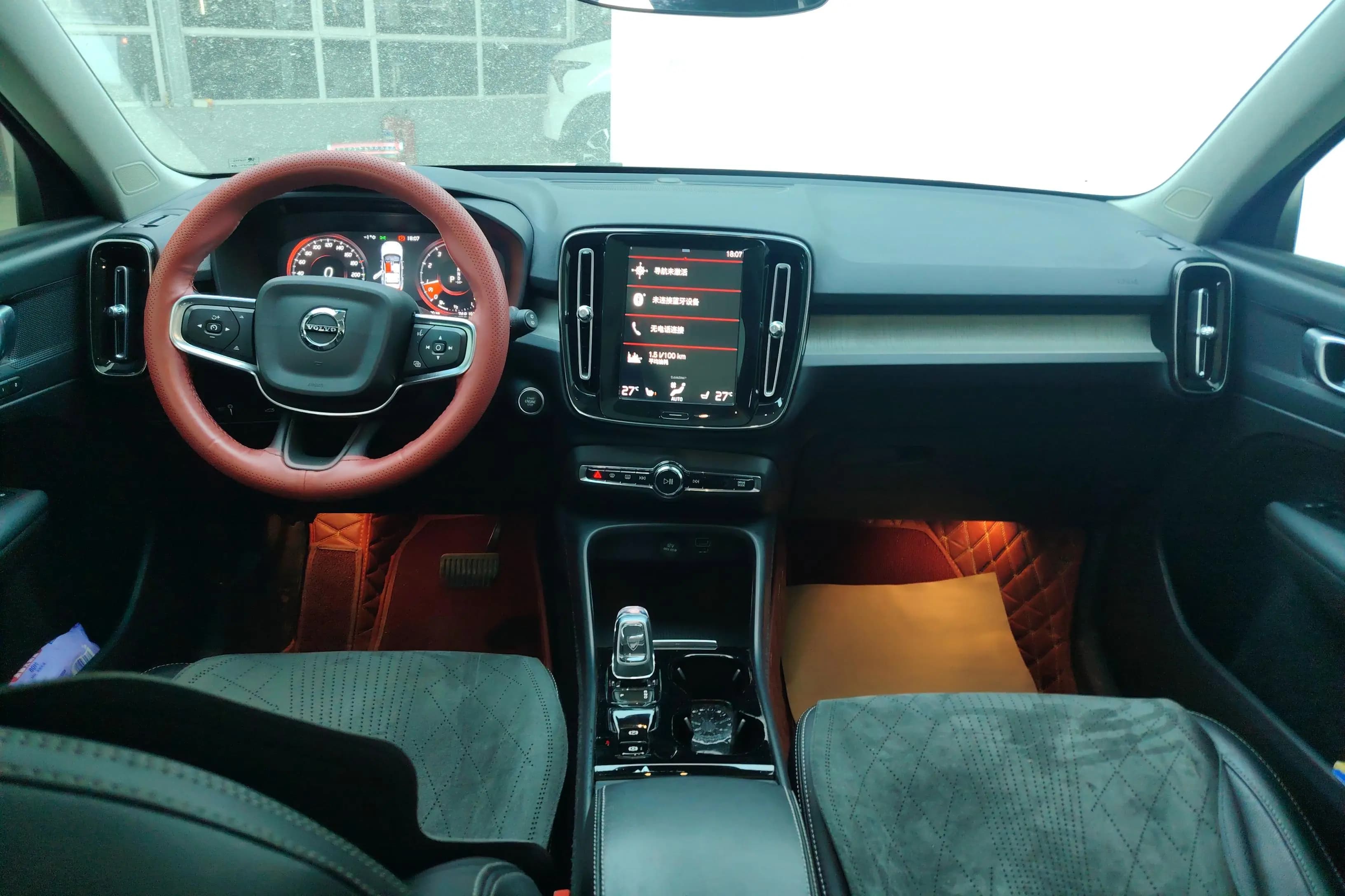Volvo XC40 2021 г. 49374 км. — фото 13