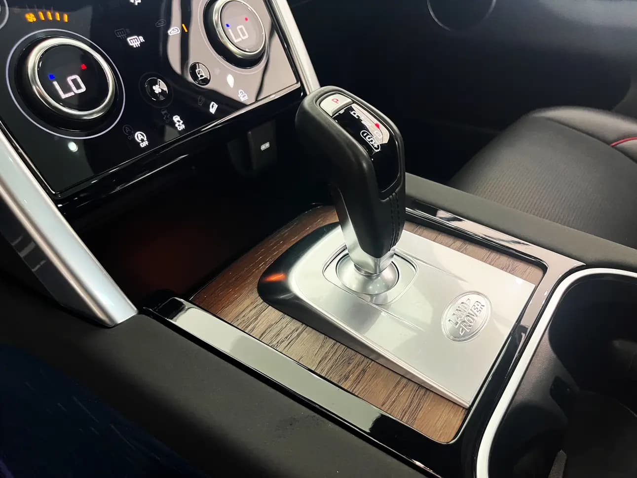 Land Rover Discover Sports 2023 г. 90047 км. — фото 12