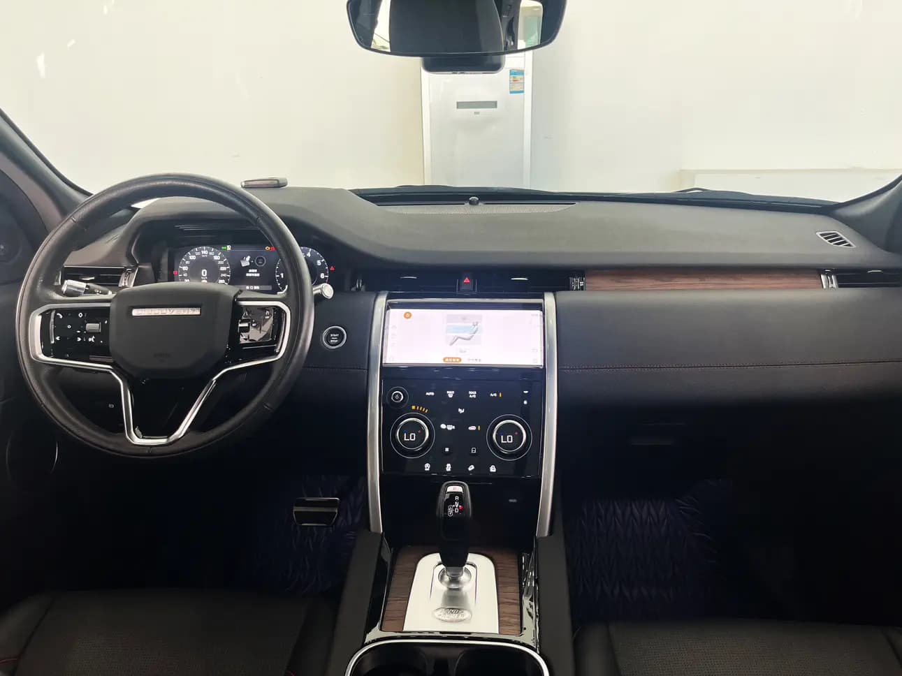 Land Rover Discover Sports 2023 г. 90047 км. — фото 13