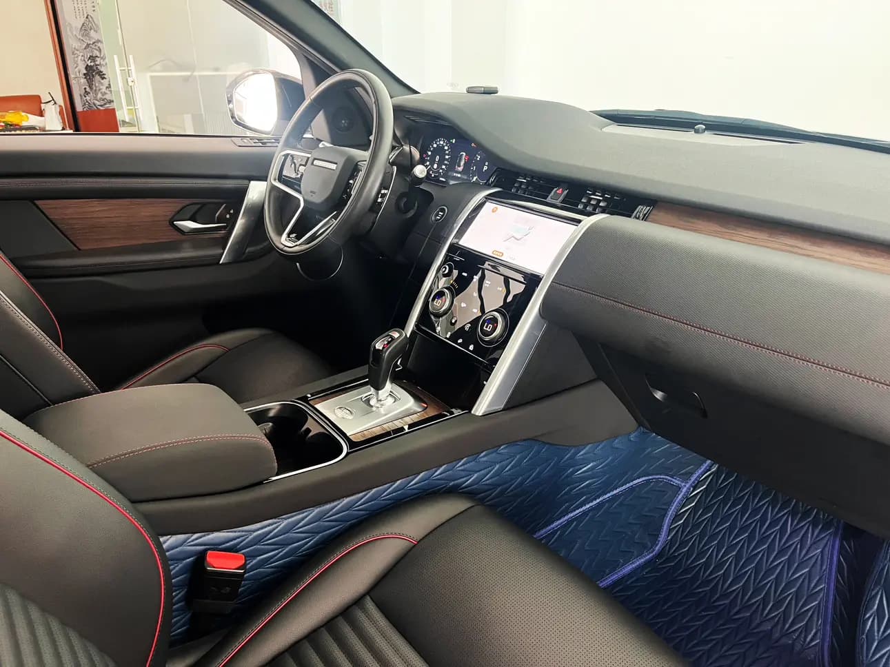 Land Rover Discover Sports 2023 г. 90047 км. — фото 9
