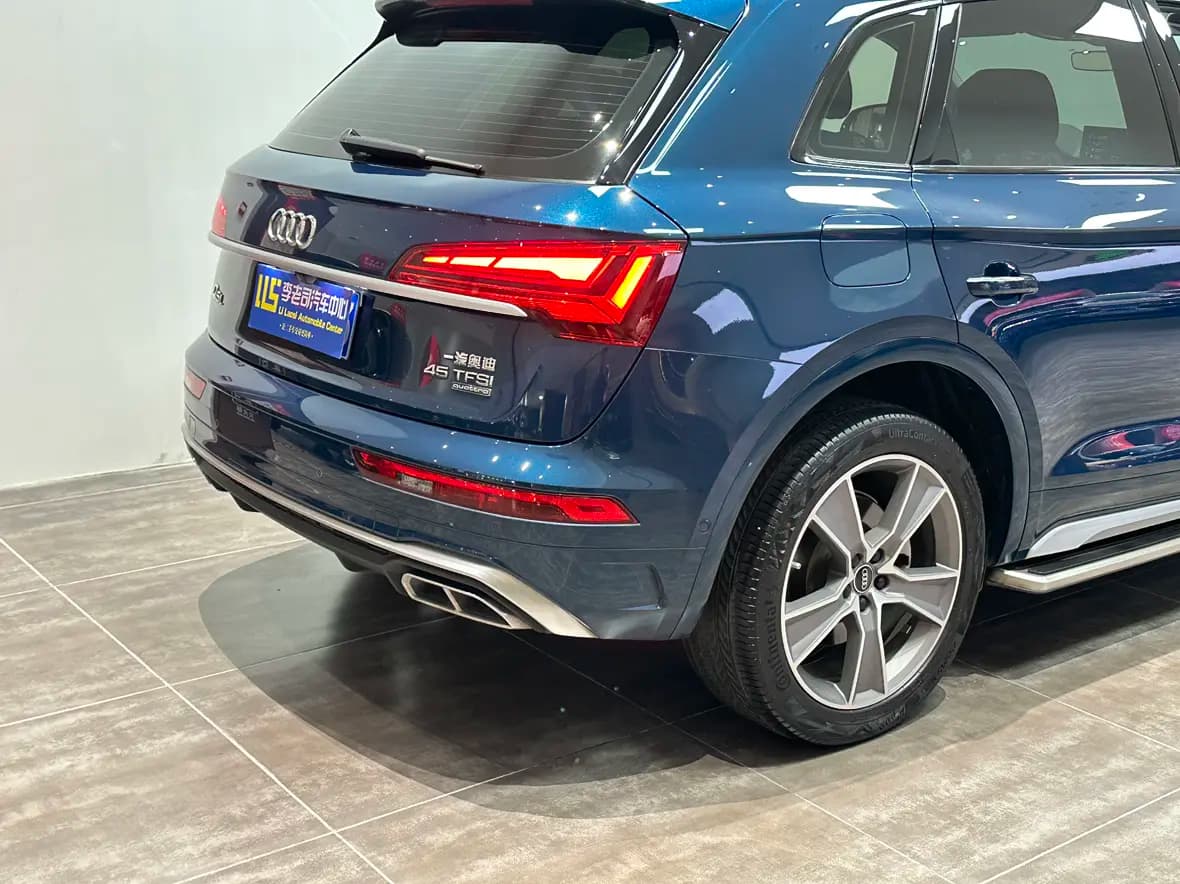 Audi Q5L 2022 г. 34525 км. — фото 10