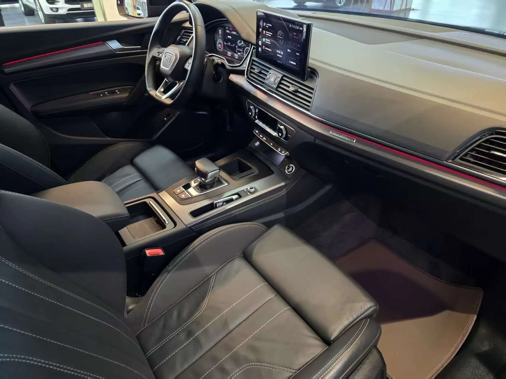 Audi Q5L 2023 г. 58035 км. — фото 6