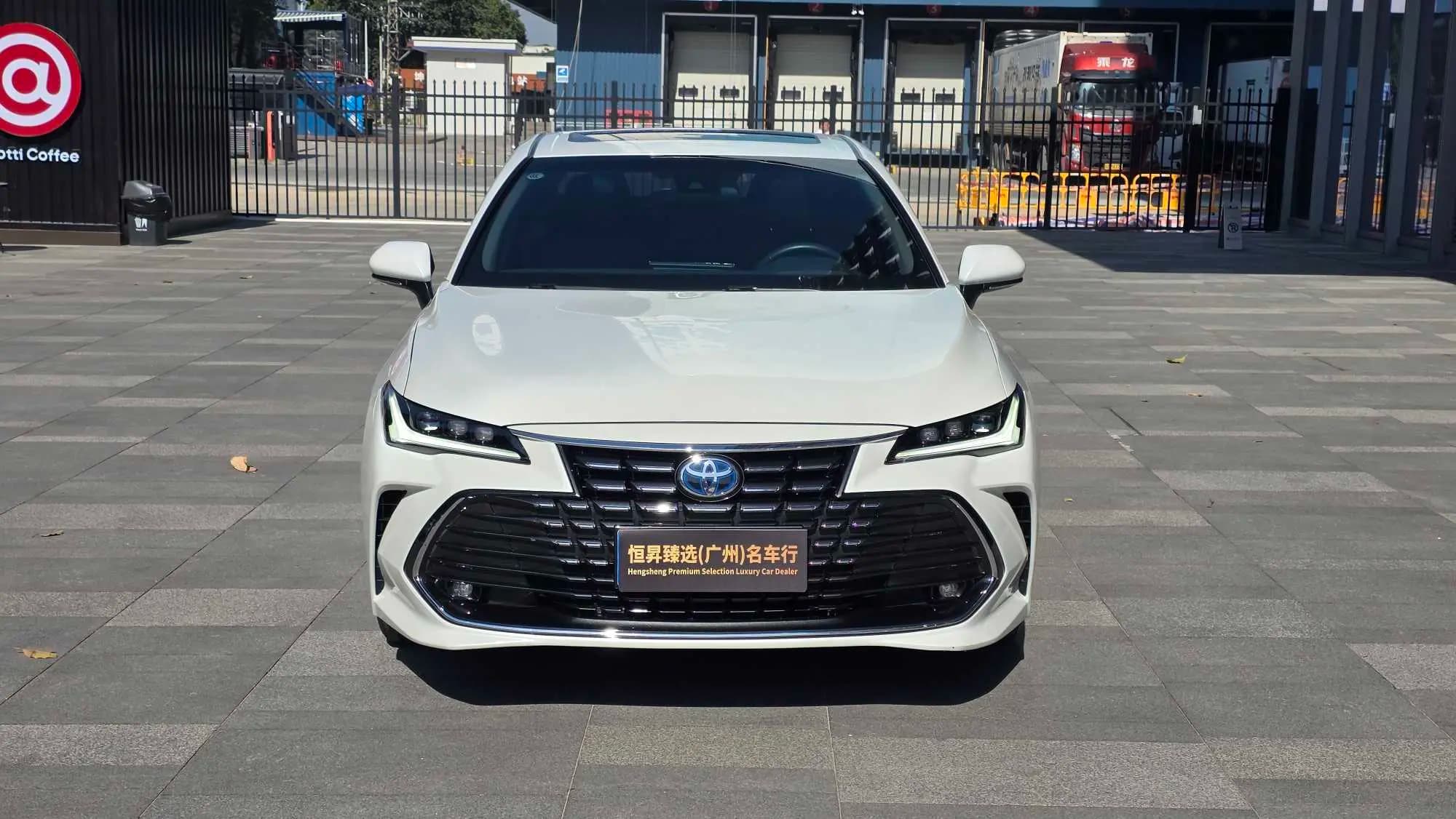 Toyota Avalon 2022 г. 12141 км. — фото 2