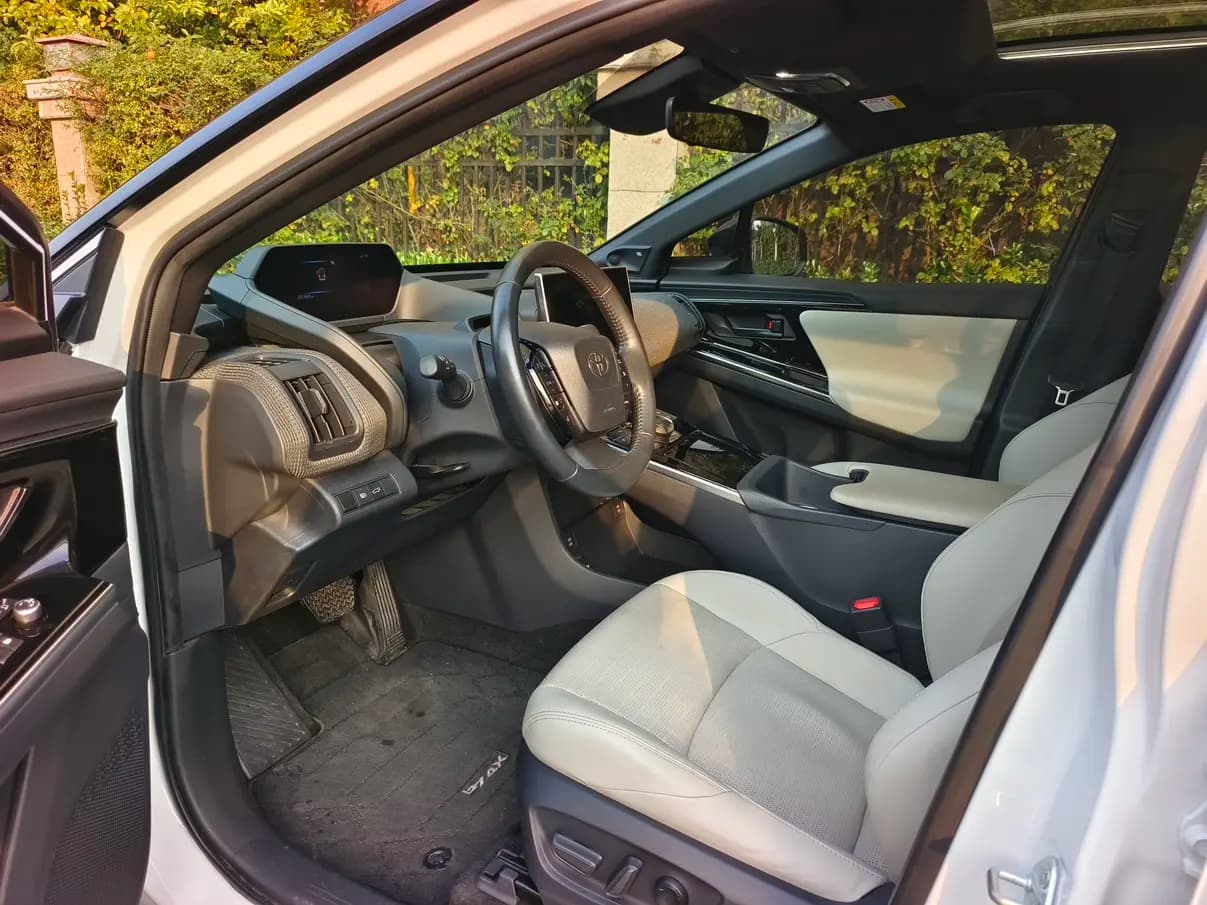 Toyota GAC  bZ4X 2022 г. 56045 км. — фото 10