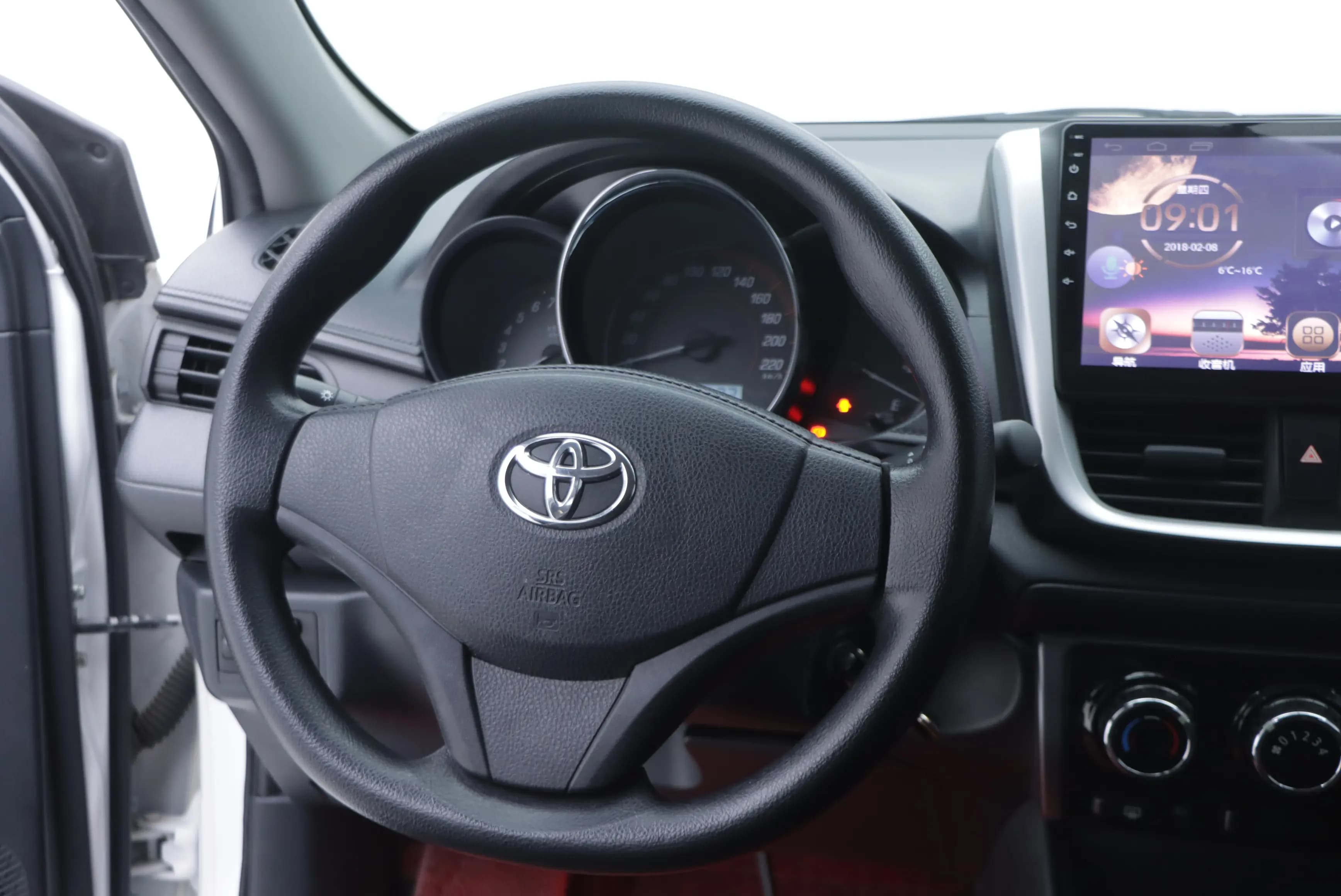 Toyota Yaris L 2021 г. 37422 км. — фото 13