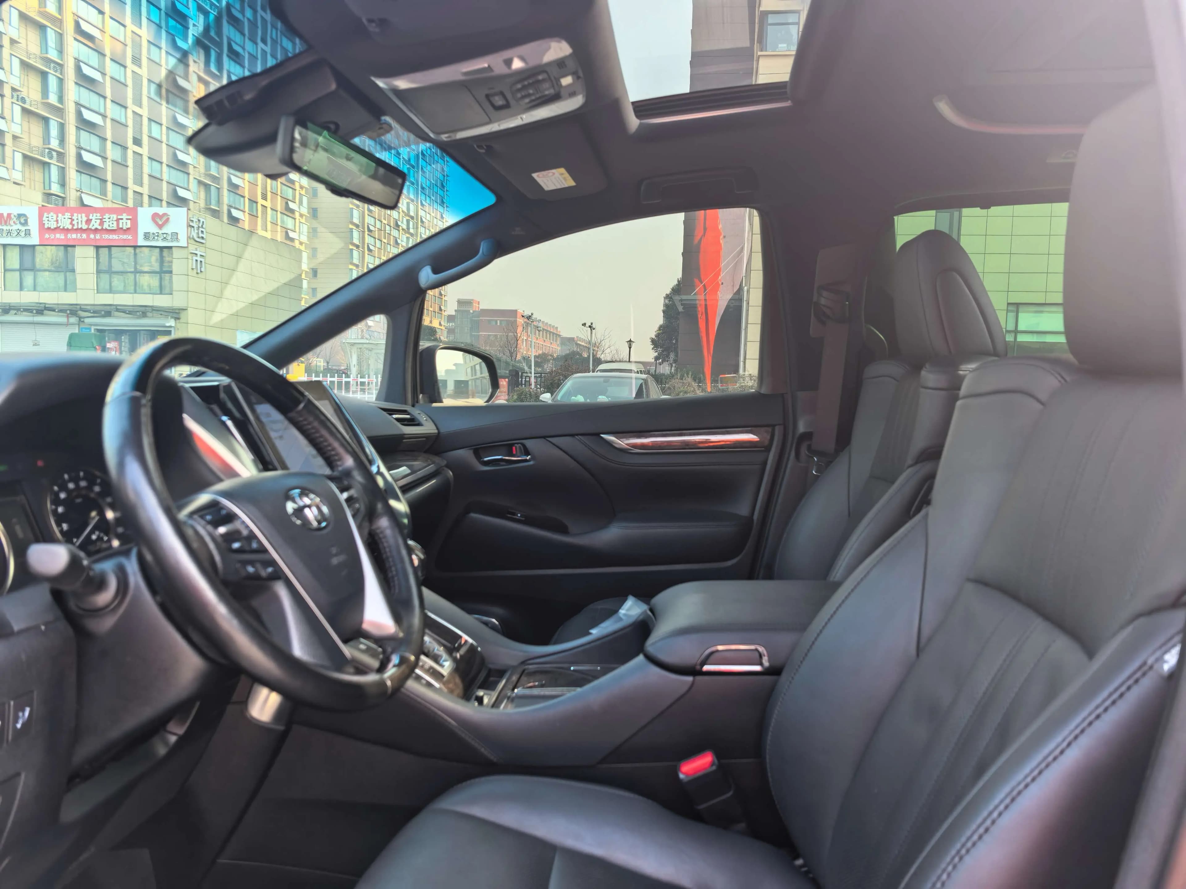 Toyota Alphard 2021 г. 36007 км. — фото 7