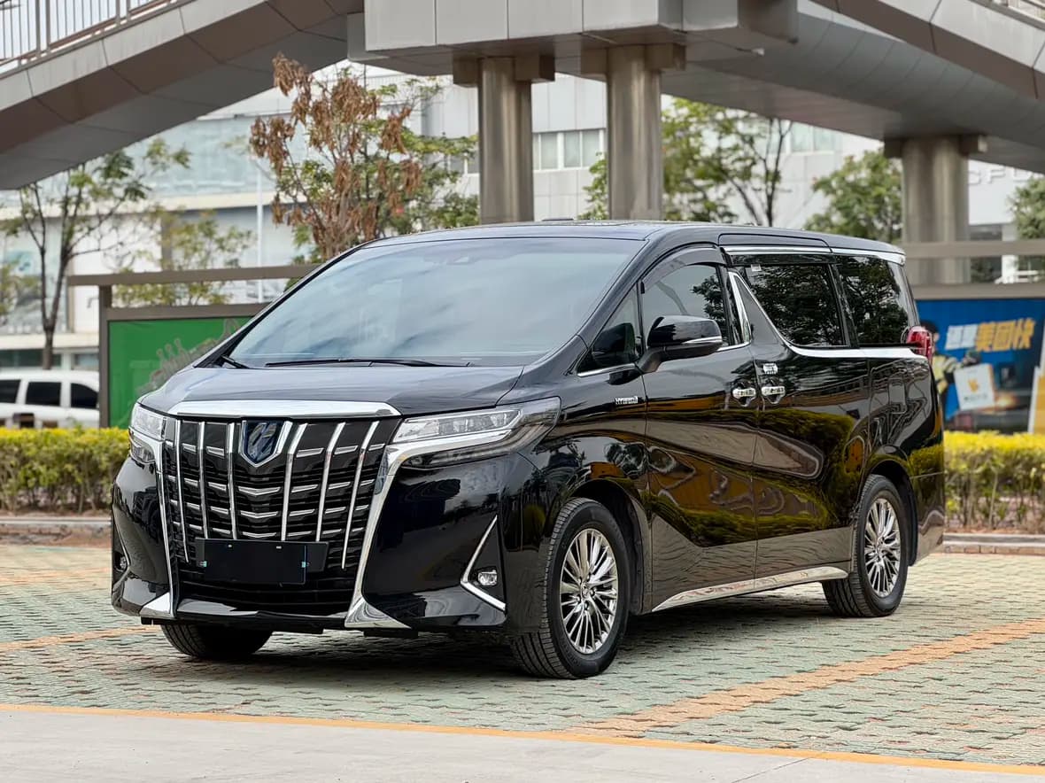 Toyota Alphard 2022 г. 41008 км.