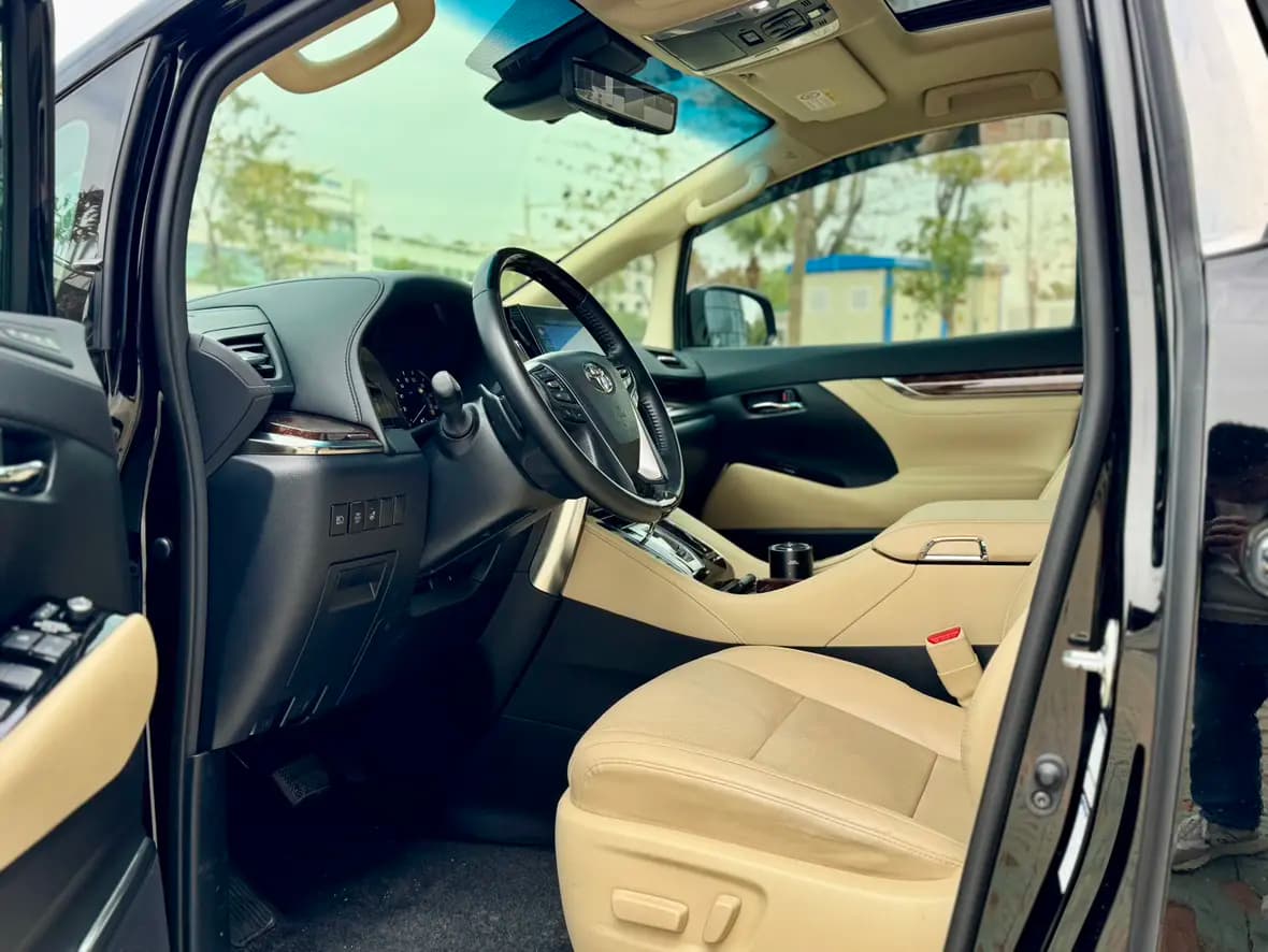 Toyota Alphard 2022 г. 41008 км. — фото 11