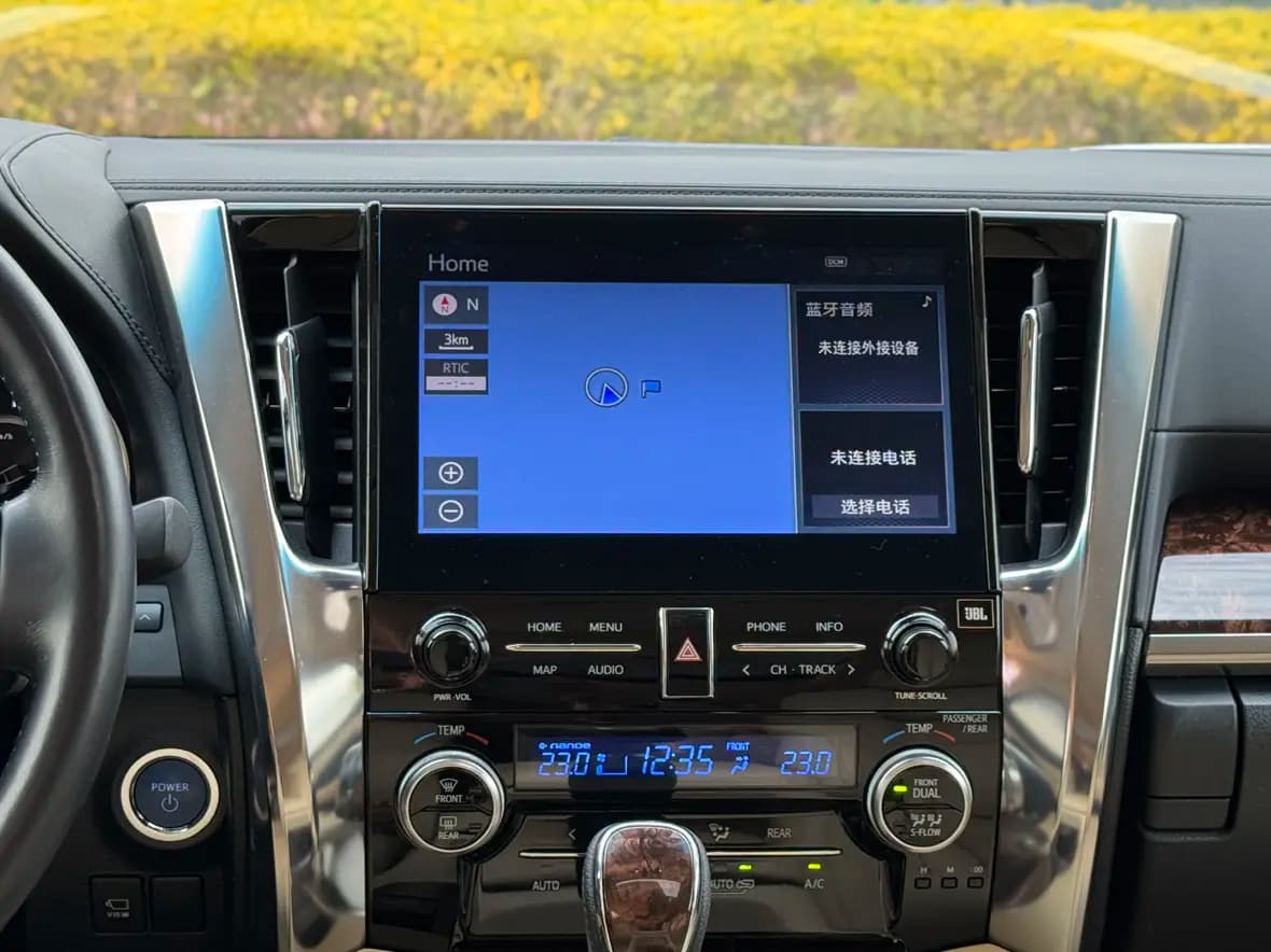 Toyota Alphard 2022 г. 41008 км. — фото 5