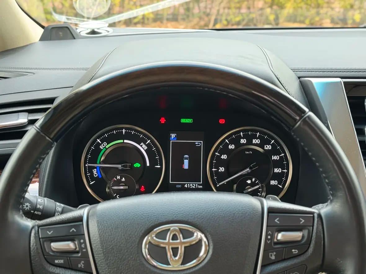 Toyota Alphard 2022 г. 41008 км. — фото 8