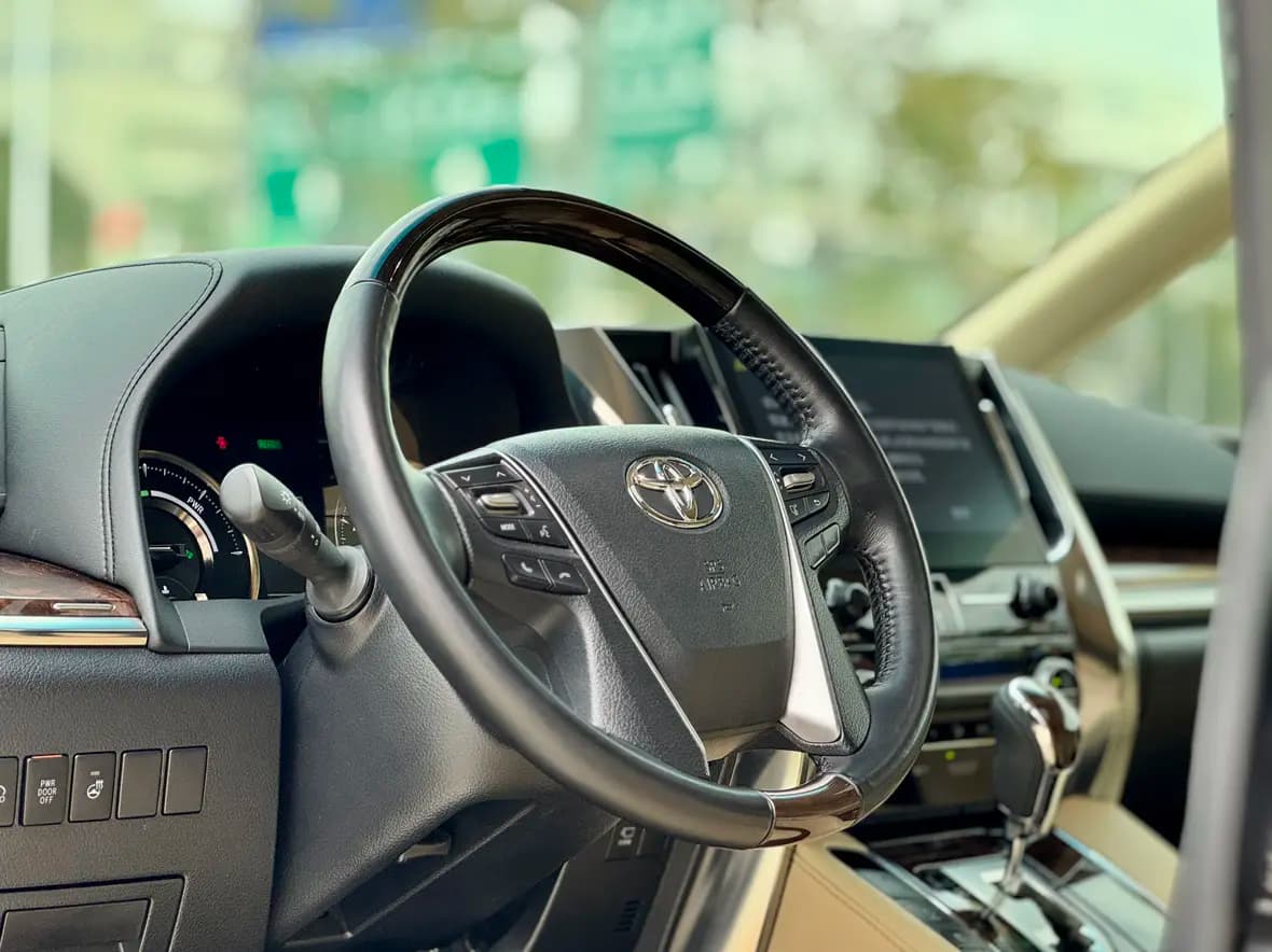 Toyota Alphard 2022 г. 41008 км. — фото 9