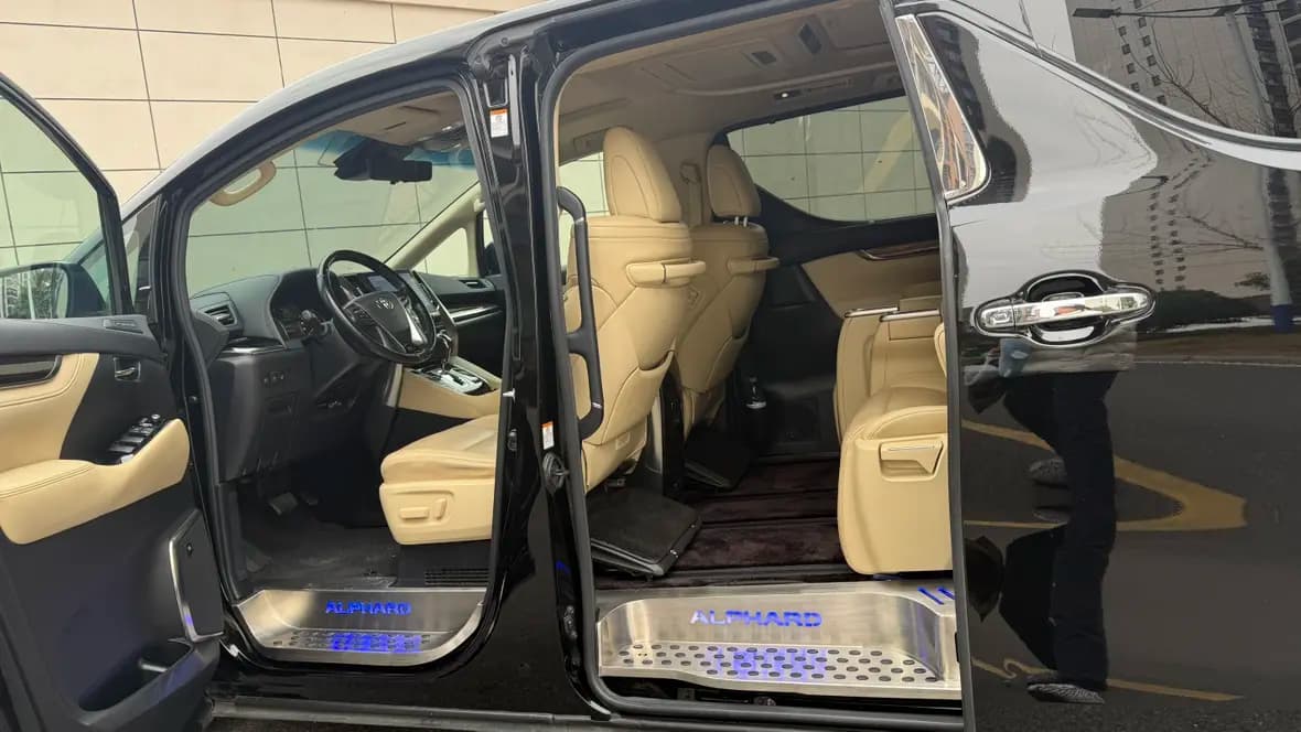 Toyota Alphard 2021 г. 91009 км. — фото 7