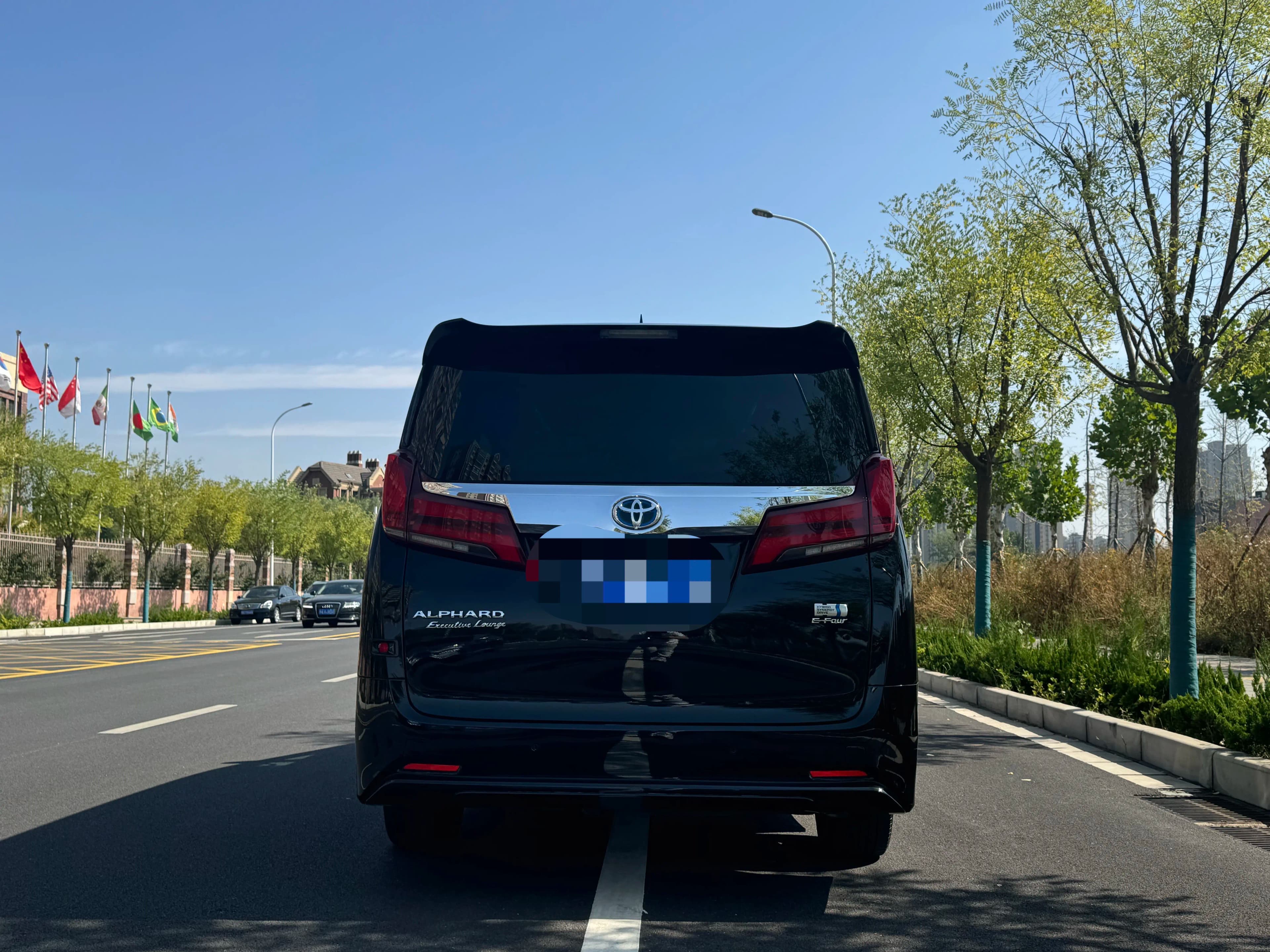 Toyota Alphard 2022 г. 74010 км. — фото 6