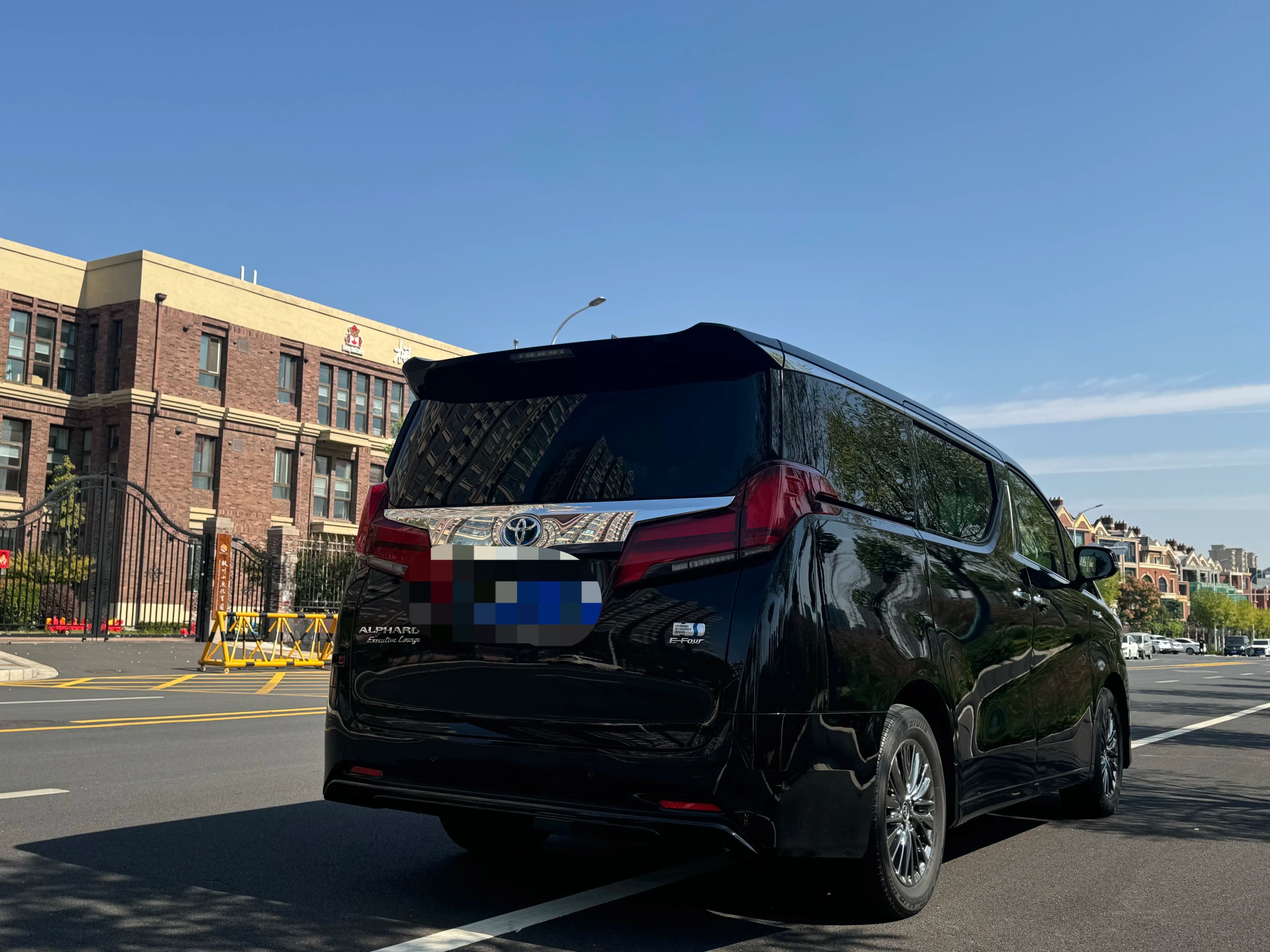 Toyota Alphard 2022 г. 74010 км. — фото 7