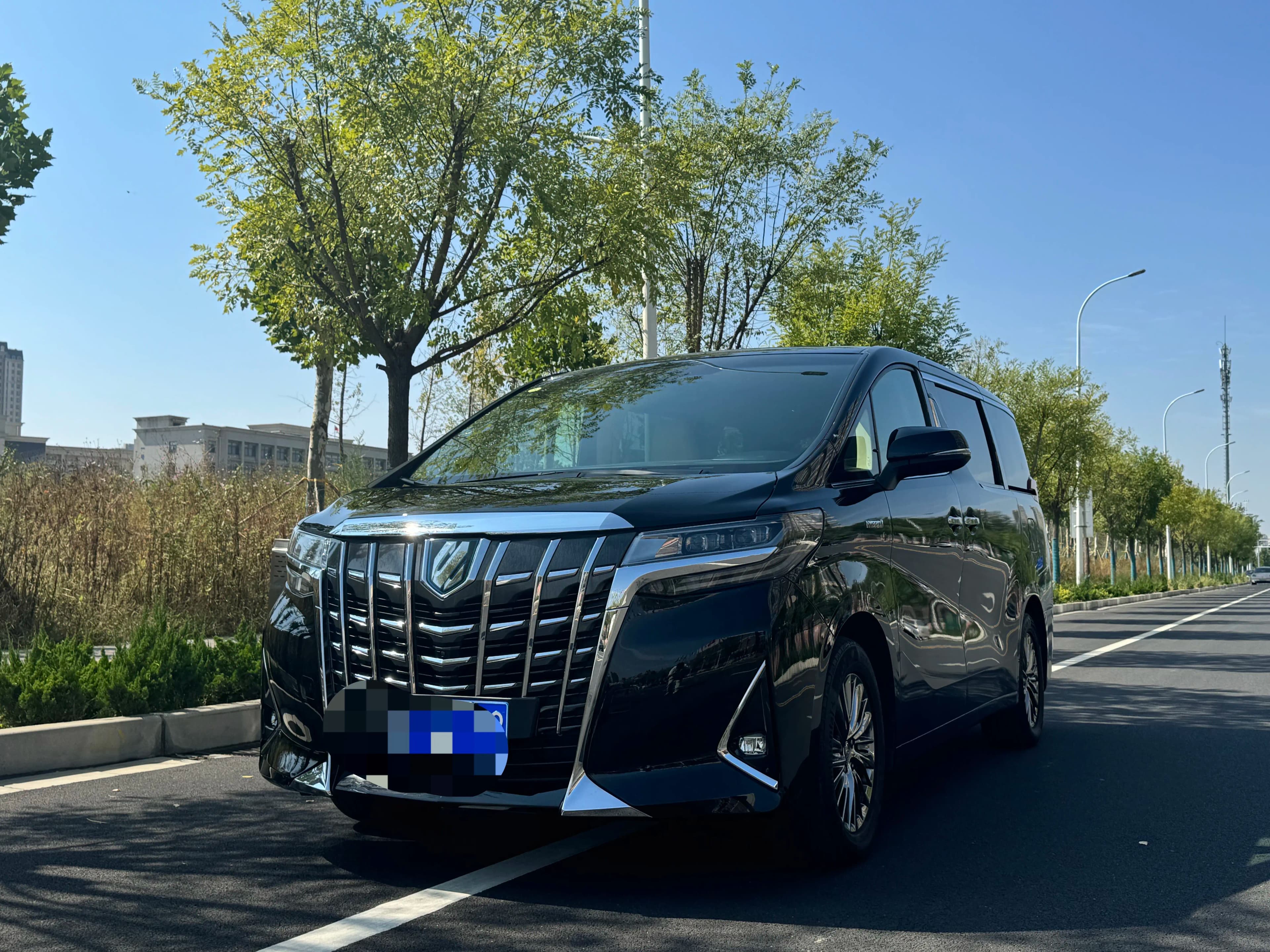 Toyota Alphard 2022 г. 74010 км. — фото 9