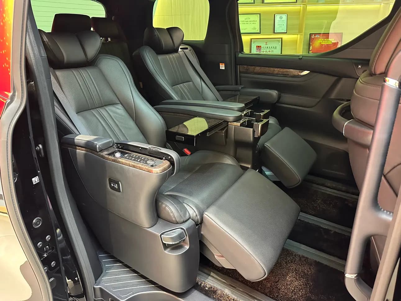 Toyota Alphard 2022 г. 107011 км. — фото 19