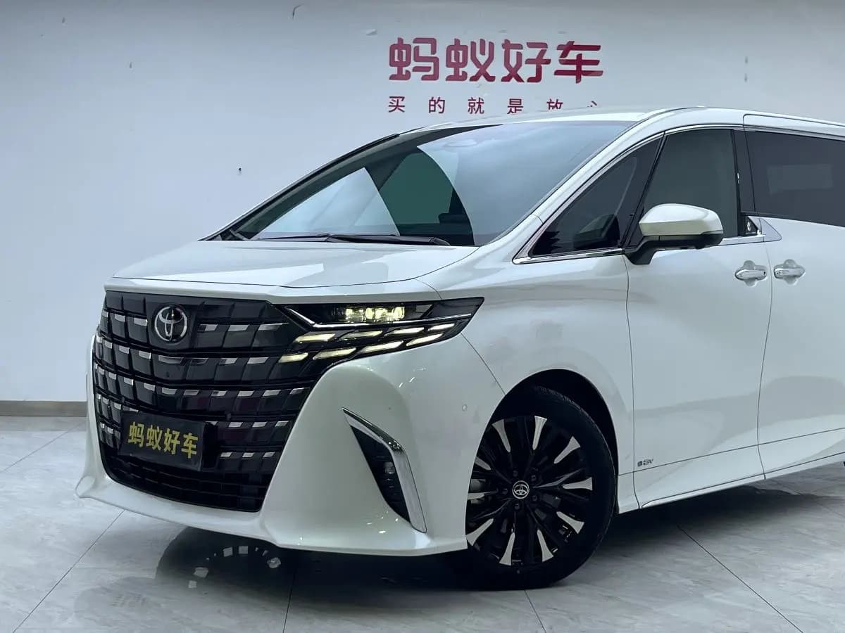 Toyota Alphard 2023 г. 50012 км. — фото 4