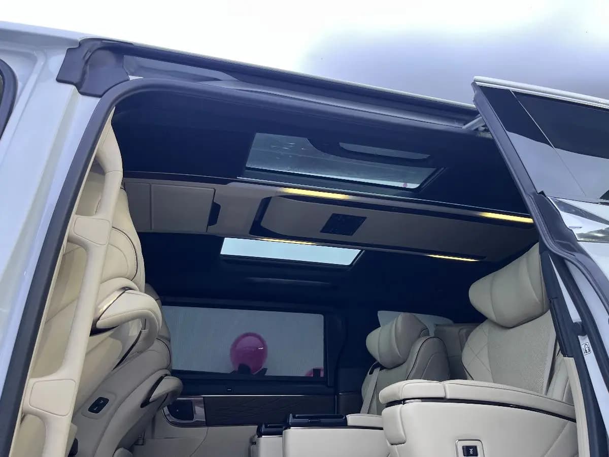 Toyota Alphard 2023 г. 50012 км. — фото 7