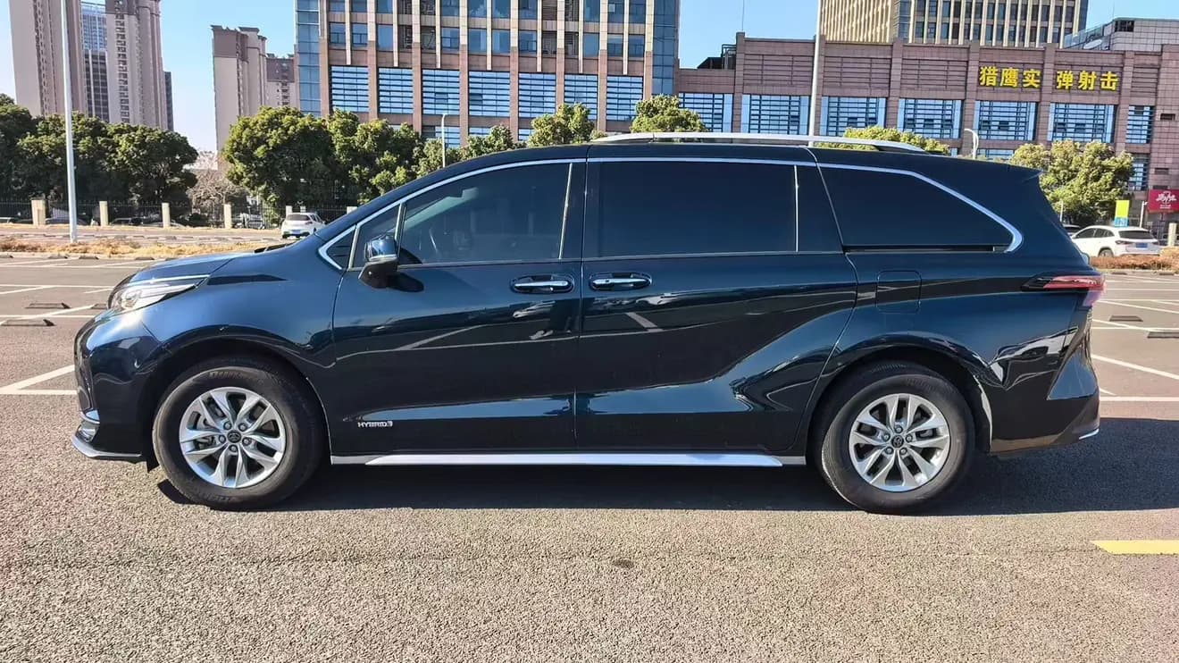 Toyota Granvia 2024 г. 50008 км. — фото 2